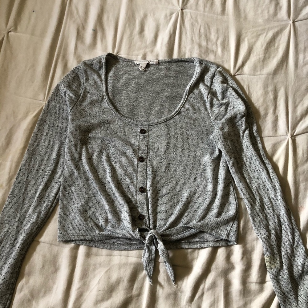 Gray long sleeve crop top